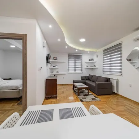 Apartment Port 1