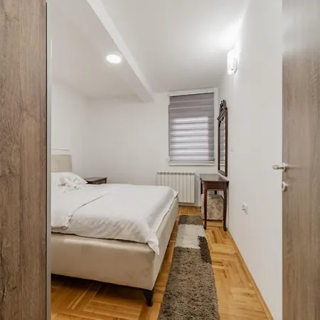 Apartment Port 1 *